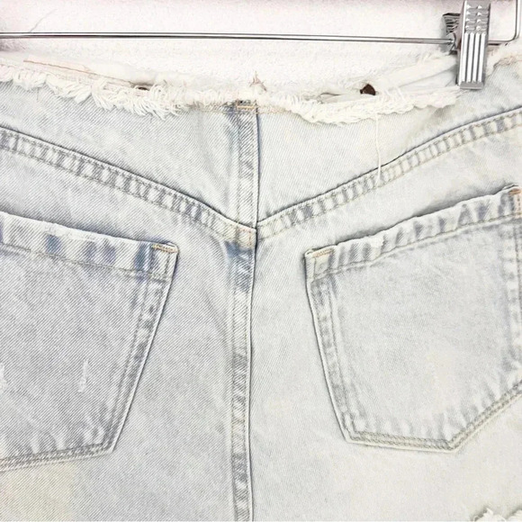 Blank NYC Light Wash The Barrow Vintage High Rise Jean Shorts, Size 27 - Picture 8 of 10